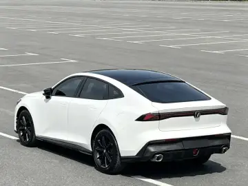 2022 Changan UNI-V с пробегом 37 000 км