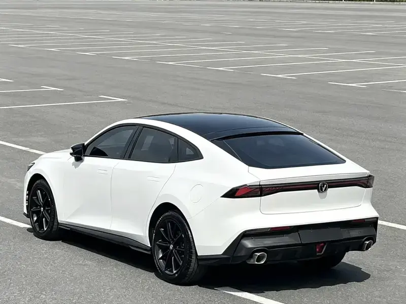 2022 Changan UNI-V с пробегом 37 000 км