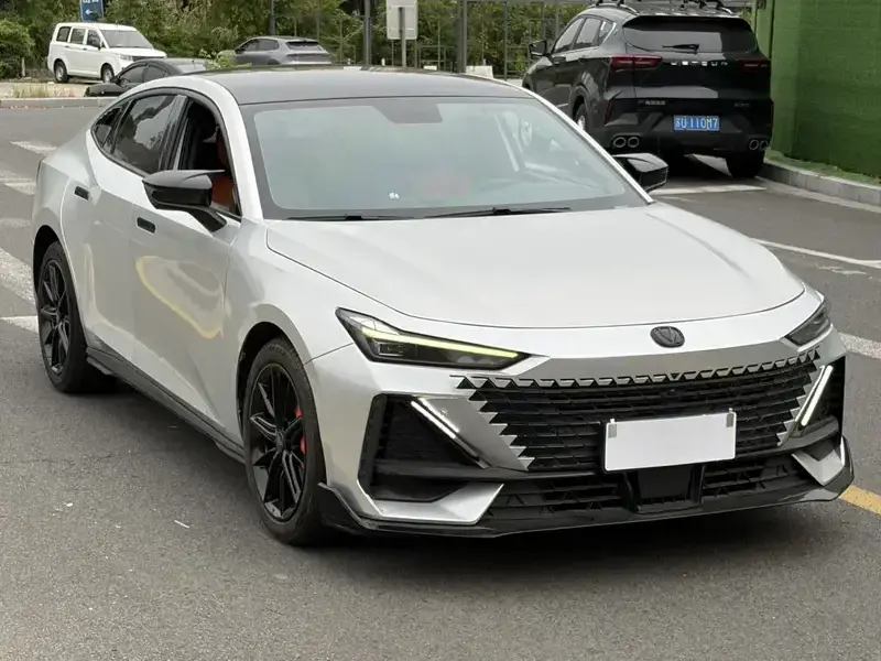 2022 Changan UNI-V с пробегом 35 700 км