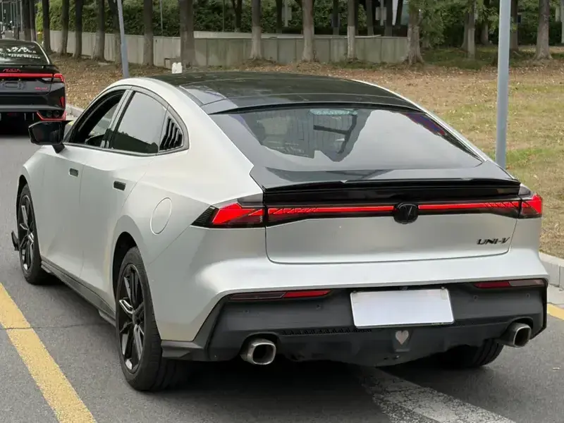 2022 Changan UNI-V с пробегом 35 700 км