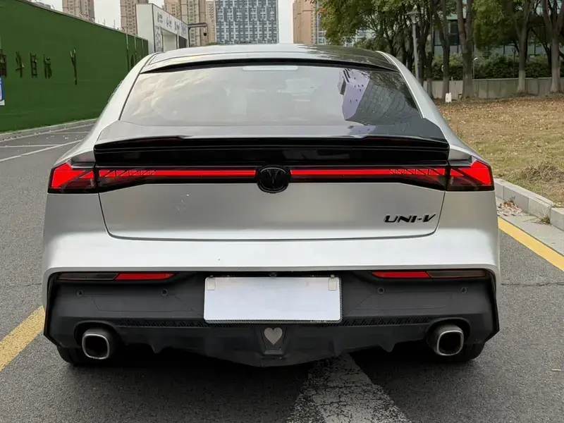 2022 Changan UNI-V с пробегом 35 700 км