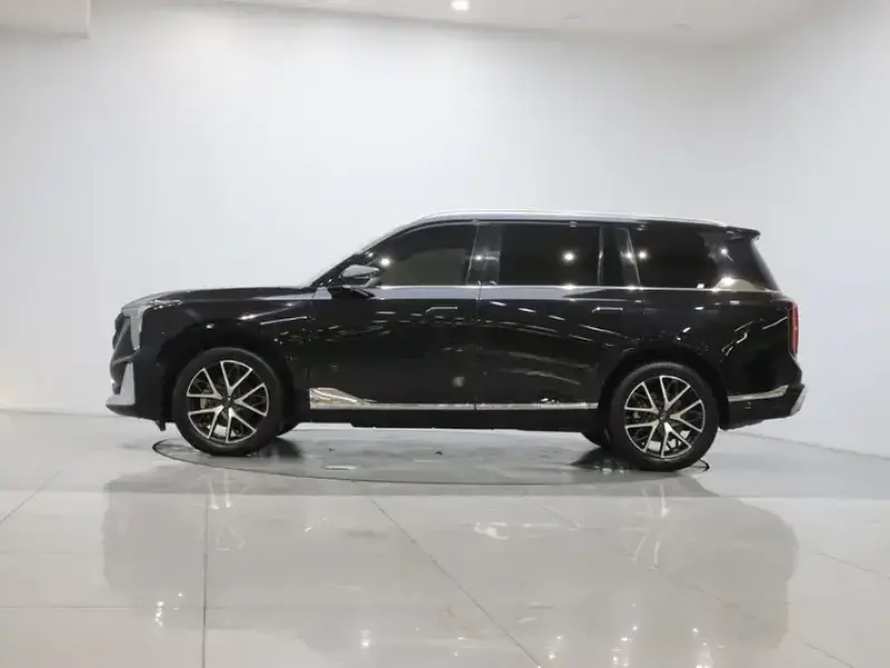 2022 GAC Trumpchi GS8 с пробегом 76 700 км