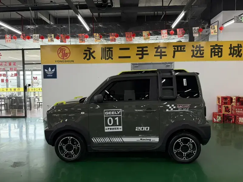 2025 Geely Panda с пробегом 20 000 км