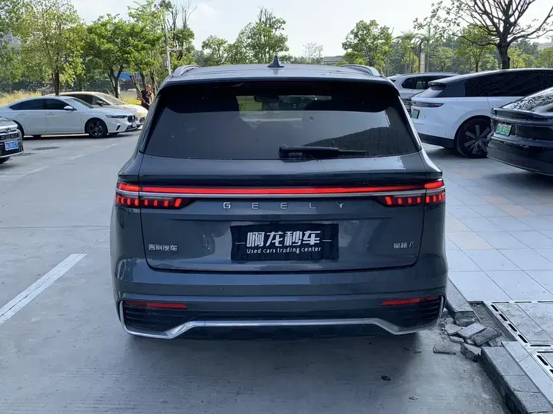 2021 Geely Monjaro с пробегом 42 000 км