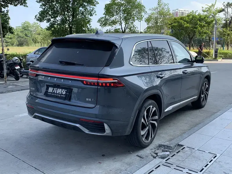 2021 Geely Monjaro с пробегом 42 000 км