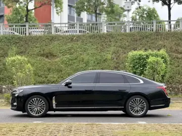 2020 Hongqi H9 с пробегом 82 000 км