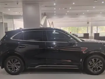 2024 Hongqi HS5 с пробегом 39 000 км