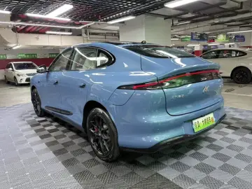 2026 IM Motors (Zhiji) LS6 с пробегом 22 000 км