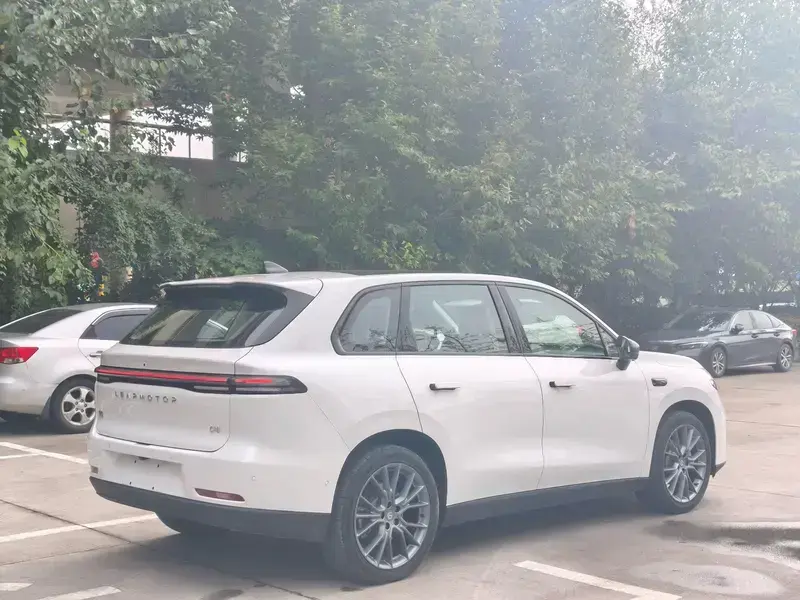 2026 Leapmotor C10 с пробегом 33 000 км