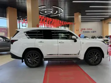 2023 Lexus LX с пробегом 63 400 км