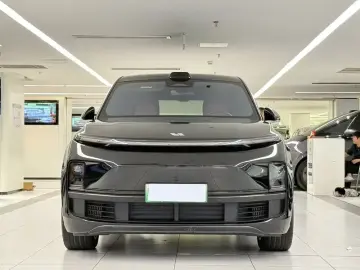 2024 Li Auto (Lixiang) L9 с пробегом 36 000 км