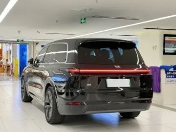 2024 Li Auto (Lixiang) L9 с пробегом 36 000 км