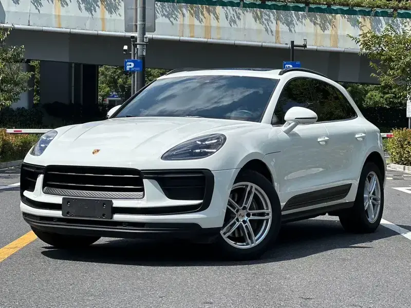2023 Porsche Macan с пробегом 32 000 км
