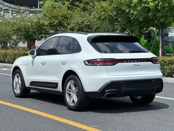 2023 Porsche Macan с пробегом 32 000 км