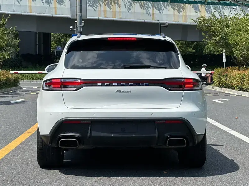 2023 Porsche Macan с пробегом 32 000 км
