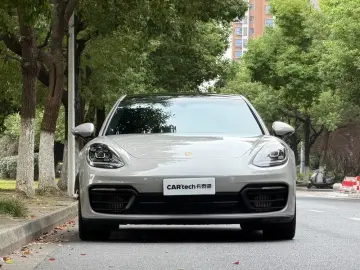 2023 Porsche Panamera с пробегом 17 100 км