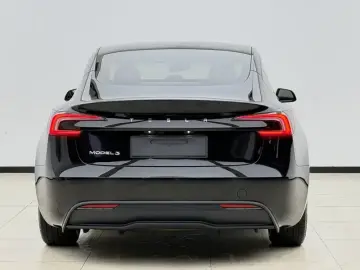2023 Tesla Model 3 с пробегом 30 000 км