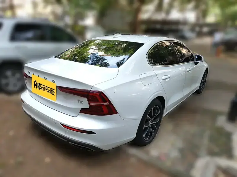2021 Volvo S60 с пробегом 44 900 км