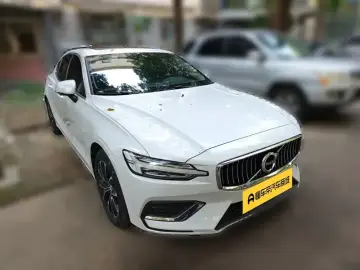 2021 Volvo S60 с пробегом 44 900 км