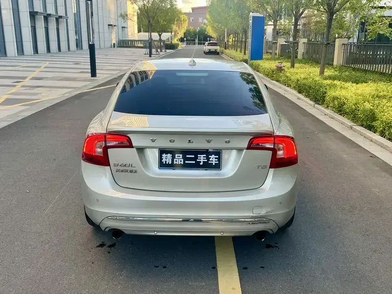 2019 Volvo S60 с пробегом 106 000 км