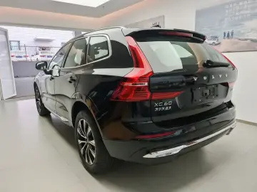 2025 Volvo XC60 с пробегом 4 500 км