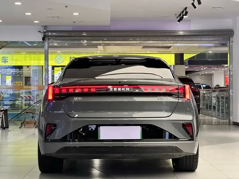 2024 Zeekr 001 с пробегом 55 000 км