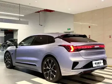 2026 Zeekr 001 с пробегом 5 000 км