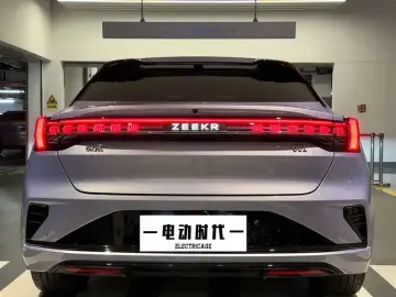 2026 Zeekr 001 с пробегом 5 000 км