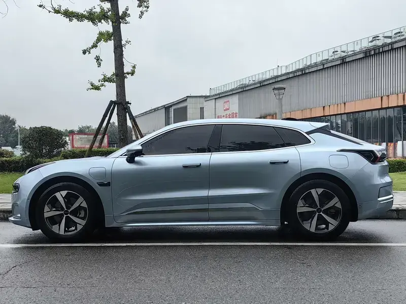 2023 Zeekr 001 с пробегом 118 100 км