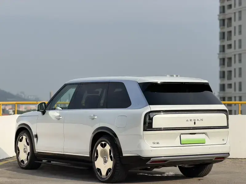 2025 Zeekr 9X с пробегом 6 300 км