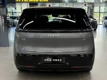 2025 Zeekr Mix с пробегом 100 км