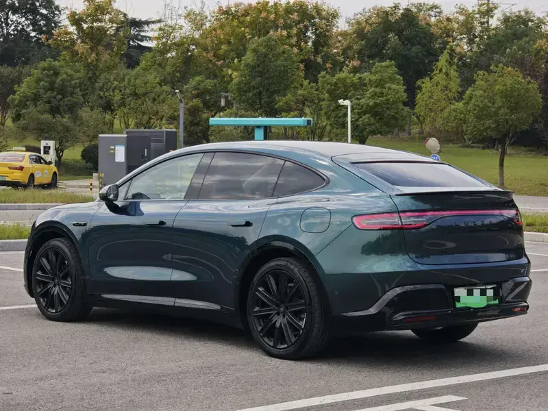 2026 Luxeed R7 с пробегом 12 000 км