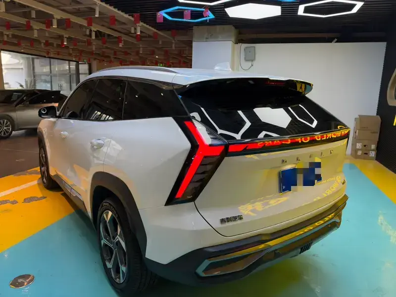 2024 Geely Boyue L с пробегом 7 000 км