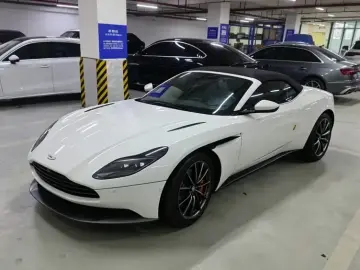 Aston Martin DB11