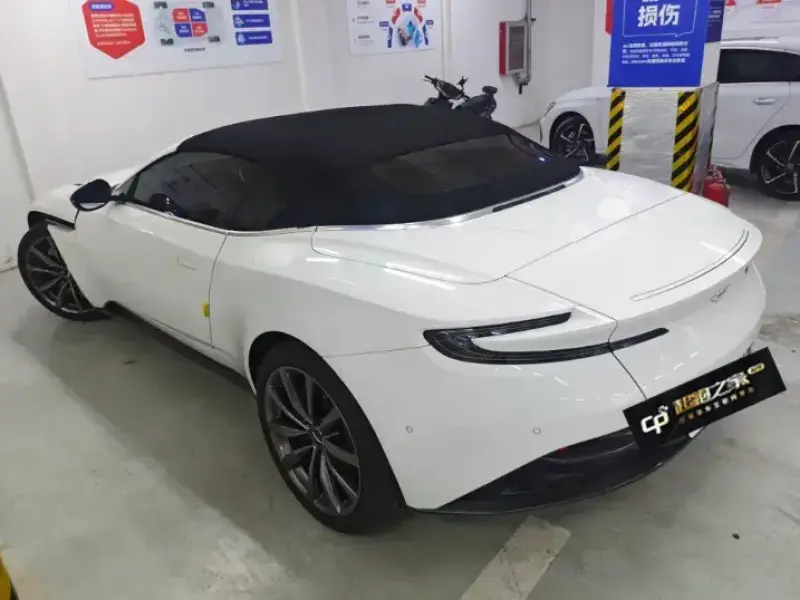 2019 Aston Martin DB11 с пробегом 15 000 км