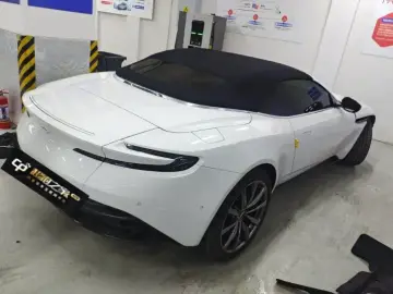 2019 Aston Martin DB11 с пробегом 15 000 км