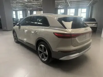 2022 Audi Q5 e-tron с пробегом 55 400 км
