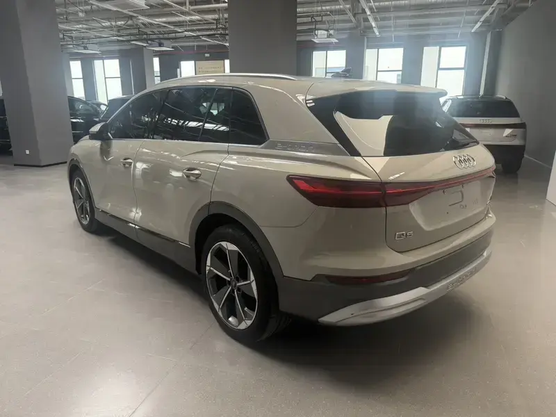 2022 Audi Q5 e-tron с пробегом 55 400 км