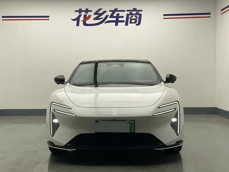 2025 Avatr 06 с пробегом 27 000 км