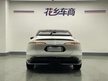 2025 Avatr 06 с пробегом 27 000 км