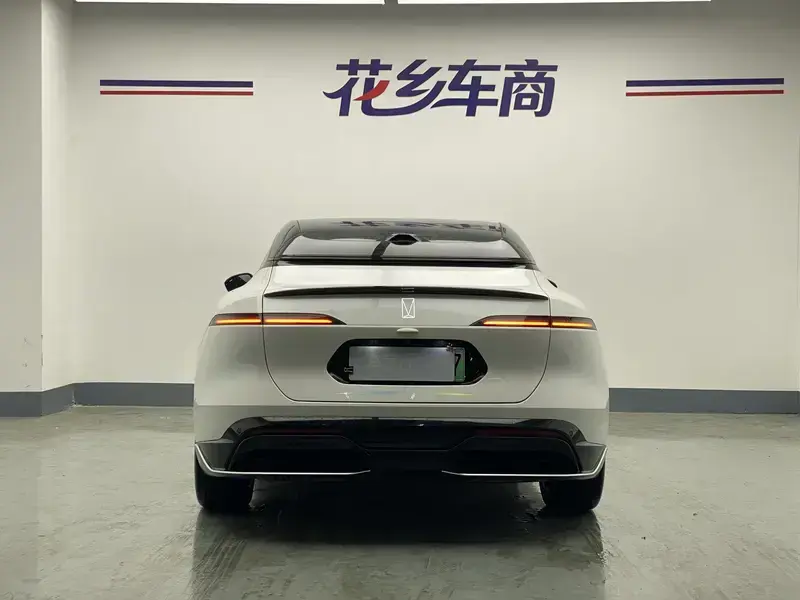 2025 Avatr 06 с пробегом 27 000 км