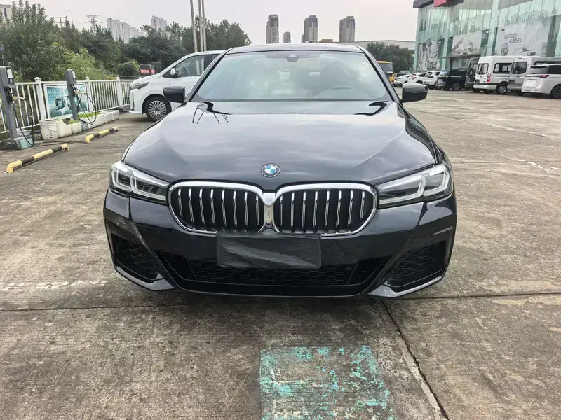 2023 BMW 5 серии с пробегом 43 000 км