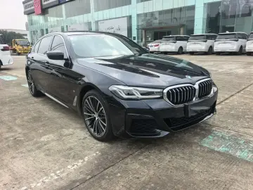 2023 BMW 5 серии с пробегом 43 000 км