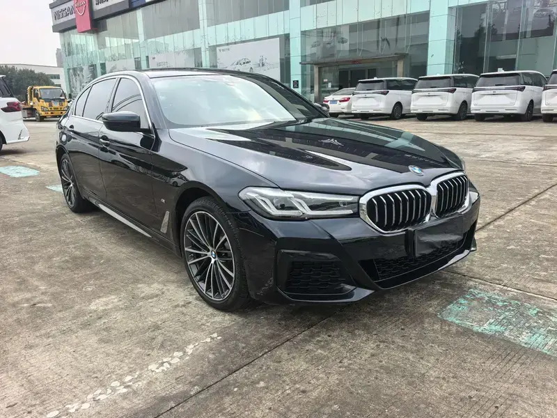 2023 BMW 5 серии с пробегом 43 000 км