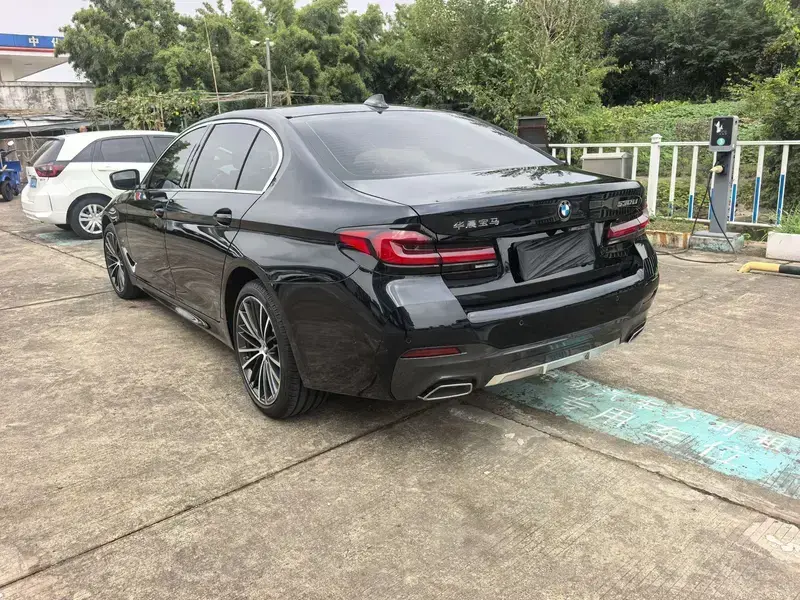 2023 BMW 5 серии с пробегом 43 000 км