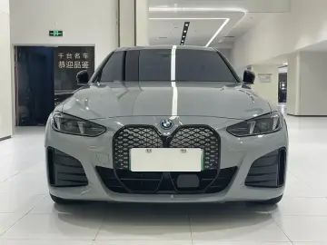 2025 BMW i4 с пробегом 4 000 км