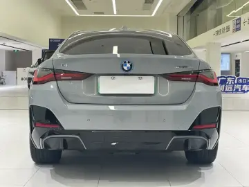 2025 BMW i4 с пробегом 4 000 км