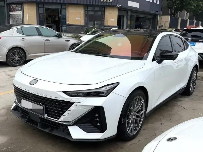 2023 Changan UNI-V с пробегом 40 000 км