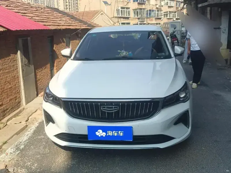 2023 Geely Emgrand с пробегом 35 000 км