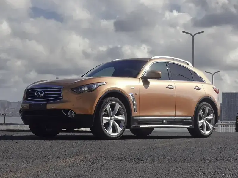 2013 Infiniti QX70 с пробегом 124 000 км